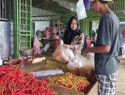 Harga Cabai Meroket, Tembus Rp100 Ribu per Kilo