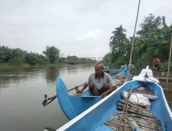 Akses Melaut Nelayan Kecil Terhalang Kapal Besar