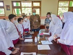 Tidak Wajibkan Pakai Kurikulum Merdeka Belajar