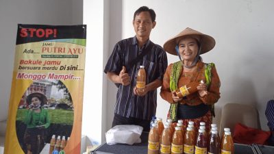 20 Tahun Berjibaku Jual Minuman Tradisional