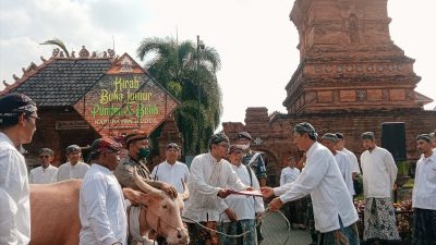 Barengkan Kirab dengan Buka Luwur