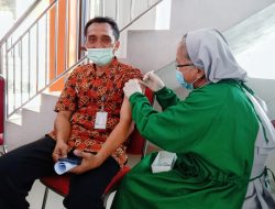 Seluruh Tenaga Kesehatan DKK Kudus Disuntik Vaksin Booster 2
