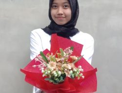 Lihat Harga Buket Mahal, Rizka Bikin Usaha Sendiri