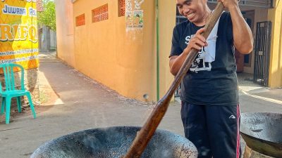 Bagikan 3.000 Berkat di Buka Luwur Mbah Panggung