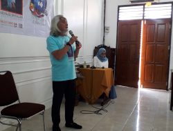 Alumni SMP 2 Kudus Berangkatkan Guru Umroh