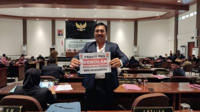 Fraksi PKS Kabupaten Pemalang Lakukan Aksi Penolakan Kenaikan BBM saat Paripurna