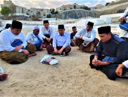 Tabarrukan, Ketua DPRD Jepara Kunjungi Makam Mbah Maimun