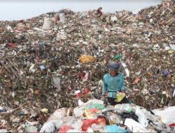 Bank Sampah Beroperasi, Pencari Rosok Kelimpungan