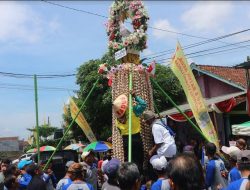 Terus Lestarikan Tradisi Meron
