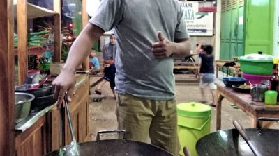 Rutin Adakan Manaqib setiap Minggunya, Dapur Kang Owi Berkah Jepara Tarik Pengunjung Lintas Kalangan