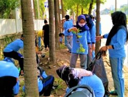 Cegah Banjir, Mahasiswa KKN UIN Walisongo Ajak Warga Bangetayu Wetan Kerja Bakti