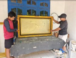 8 Bulan, Usaha Kaligrafi Tembus Luar Jawa
