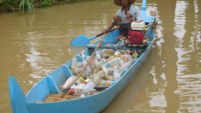 Mikroplastik Ancam Kesehatan Warga Bantaran Sungai Juwana