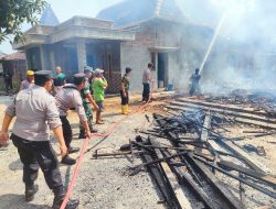 Korsleting Listrik, Satu Rumah Lenyap Dilalap Api