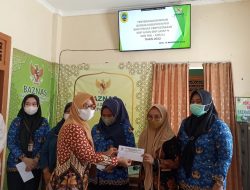 Puluhan Tenaga Perpus Terima Bantuan