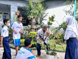 SMP 1 Dawe Dukung Kegiatan Adiwiyata dengan Ekskul Pecinta Lingkungan