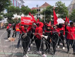 Aliansi Buruh Gelar Aksi Demo Kawal Penetapan UMK