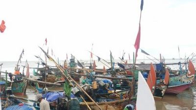 Nelayan Kecil Diimbau tak Melaut