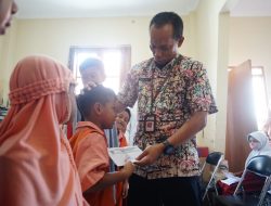 Ratusan Siswa Kurang Mampu di Pati Terima Bantuan