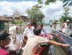 Tinjau Banjir, Wakil Ketua Dewan Berharap Banjir Segera Surut