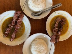Kenikmatan Daging Kambing Muda Sate Klathak