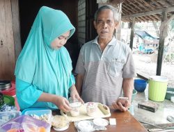 Menikmati Es Puter Legendaris Pak Sumijan