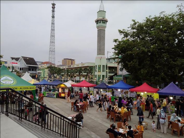 jajanan di Kuliner Malam Kauman