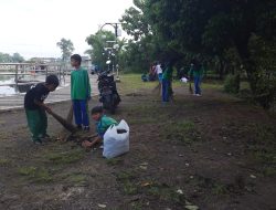 Bersihkan Sampah Bentuk Kepedulian Lingkungan