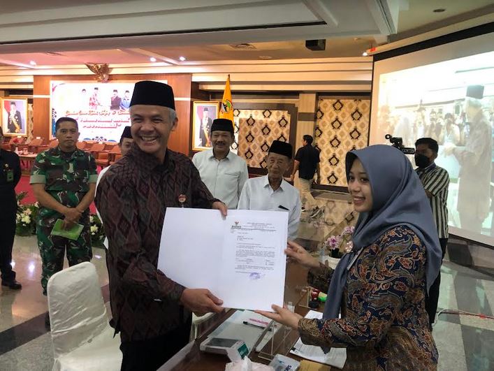 Gubernur Jateng Ganjar Pranowo dalam kegiatan Gerakan Cinta Zakat 2023