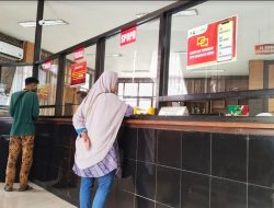 Ribuan Warga Kudus Urus Administrasi PKB Jelang Lebaran