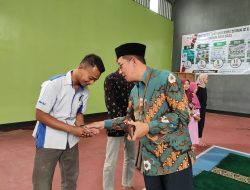Komite MTsN 1 Pati Berikan Beasiswa Puluhan Juta