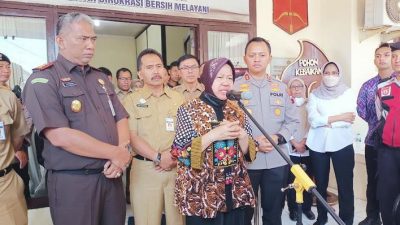Mensos Tri Risma Maharini saat konferensi pers terkait kasus sodomi di Polres Jepara