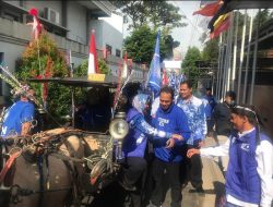 PAN Kudus Bawa Dokar dan Becak saat Daftarkan Bacalegnya