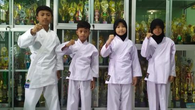 Seimbangkan Pembekalan Akademik dan Non-Akademik