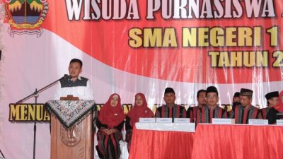 Mansur Beri Motivasi untuk Wisudawan SMAN 1 Pemalang