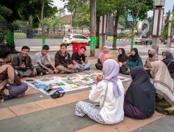 Tingkatkan Pengetahuan, IMM Kudus Bedah Buku Islam Sebagai Ilmu