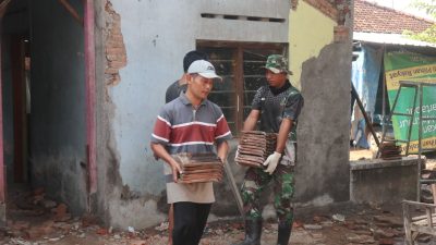 TMMD Reguler ke 116 Kudus, Satgas dan Warga Antusias Bangun RTLH Warga