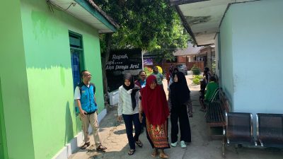 Petugas Dinsos Kota Semarang