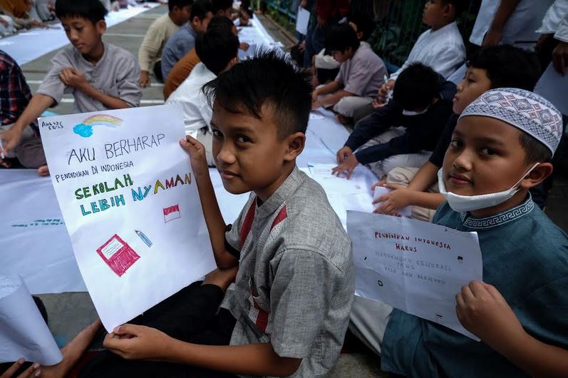 memperingati Hari Pendidikan Nasional (Hardiknas) di Solo