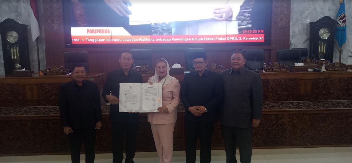 Wali Kota Semarang Hevearita G Rahayu bersama Ketua DPRD Kota Semarang Kadar Lusman
