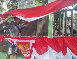 Puluhan Penjual Mulai Jajakan Atribut HUT RI