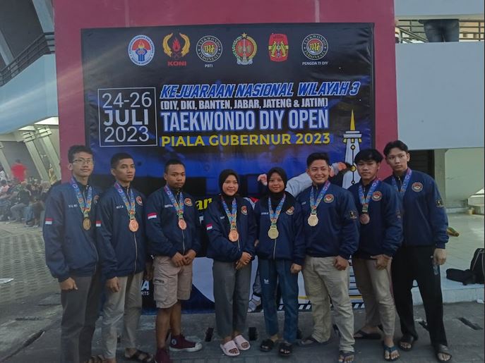 kontingen taekwondo dari universitas Muria Kudus
