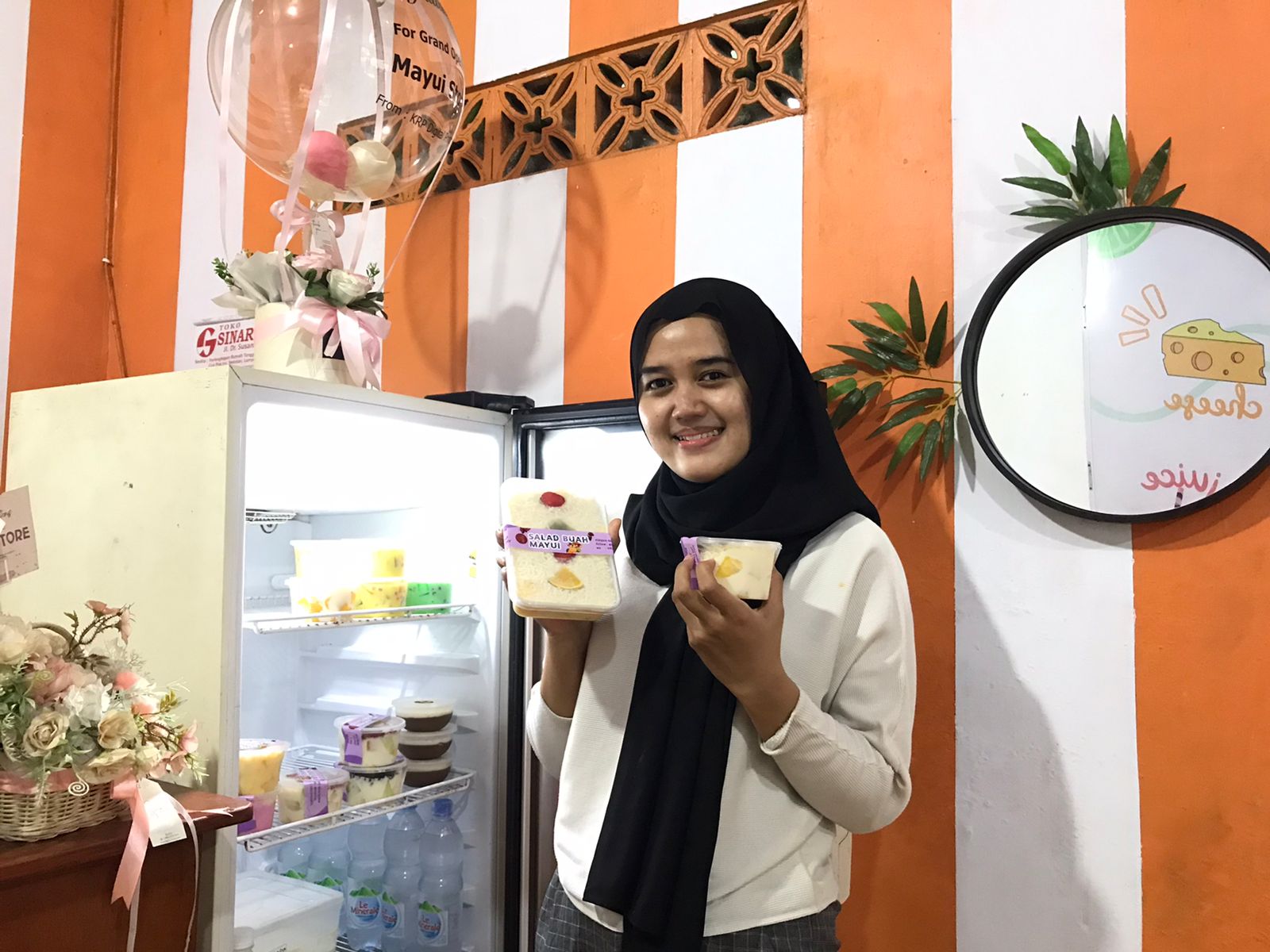 Pemilik Kedai Mayui, Awwalia Nurchoirunnisa