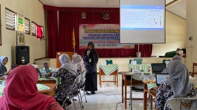 in house training (IHT) pada SMP 2 Jekulo