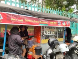 Sajikan Menu Sarapan Lontong Sayur Khas Sumatera