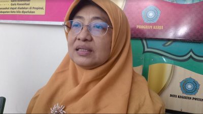 Dosen Departemen Sejarah FIB Undip Dr Siti Maziyah