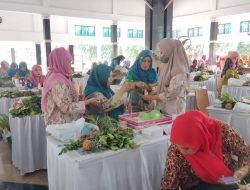 PKK Pemalang Adakan Lomba Merangkai Toga, Buah, dan Sayur