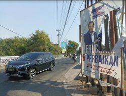 Kader Demokrat Pati Rusak Baliho Bergambar Anies Baswedan