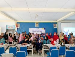 Mahasiswa KKN-T UAA Beri PMT kepada Balita