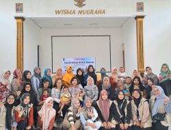 Pemberian PMT Sebagai Upaya Mahasiswa Alma Ata Turunkan Stunting